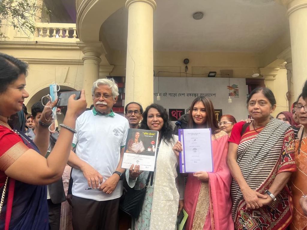 DP2 student Sumanah writes a booklet on adolescent mental health. 