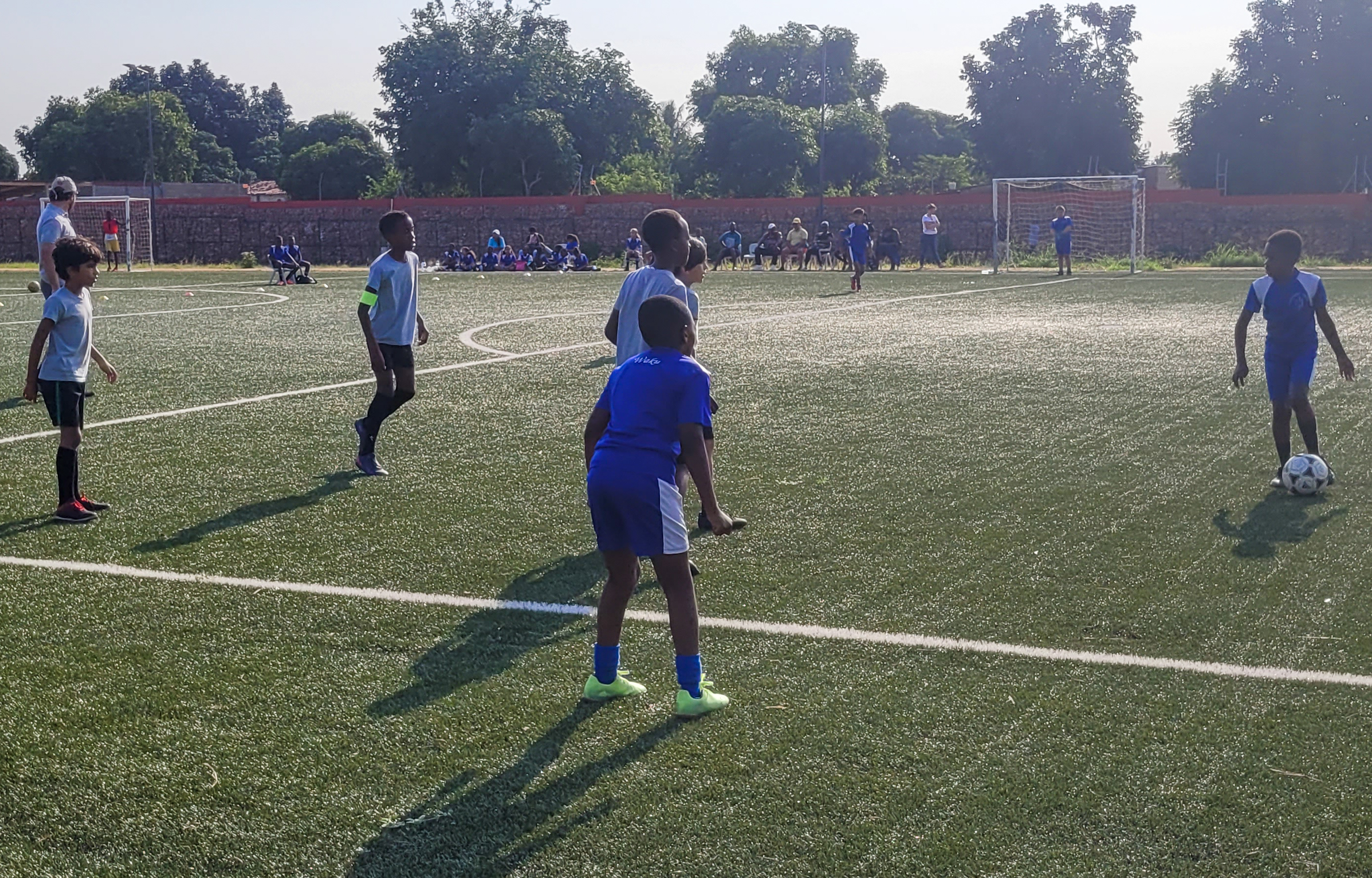 Boys' football teams playing in the tournament 